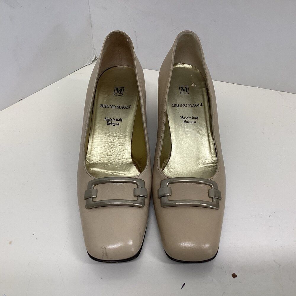bruno magli womens shoes 7-1/2 AA nude square toe buckle
